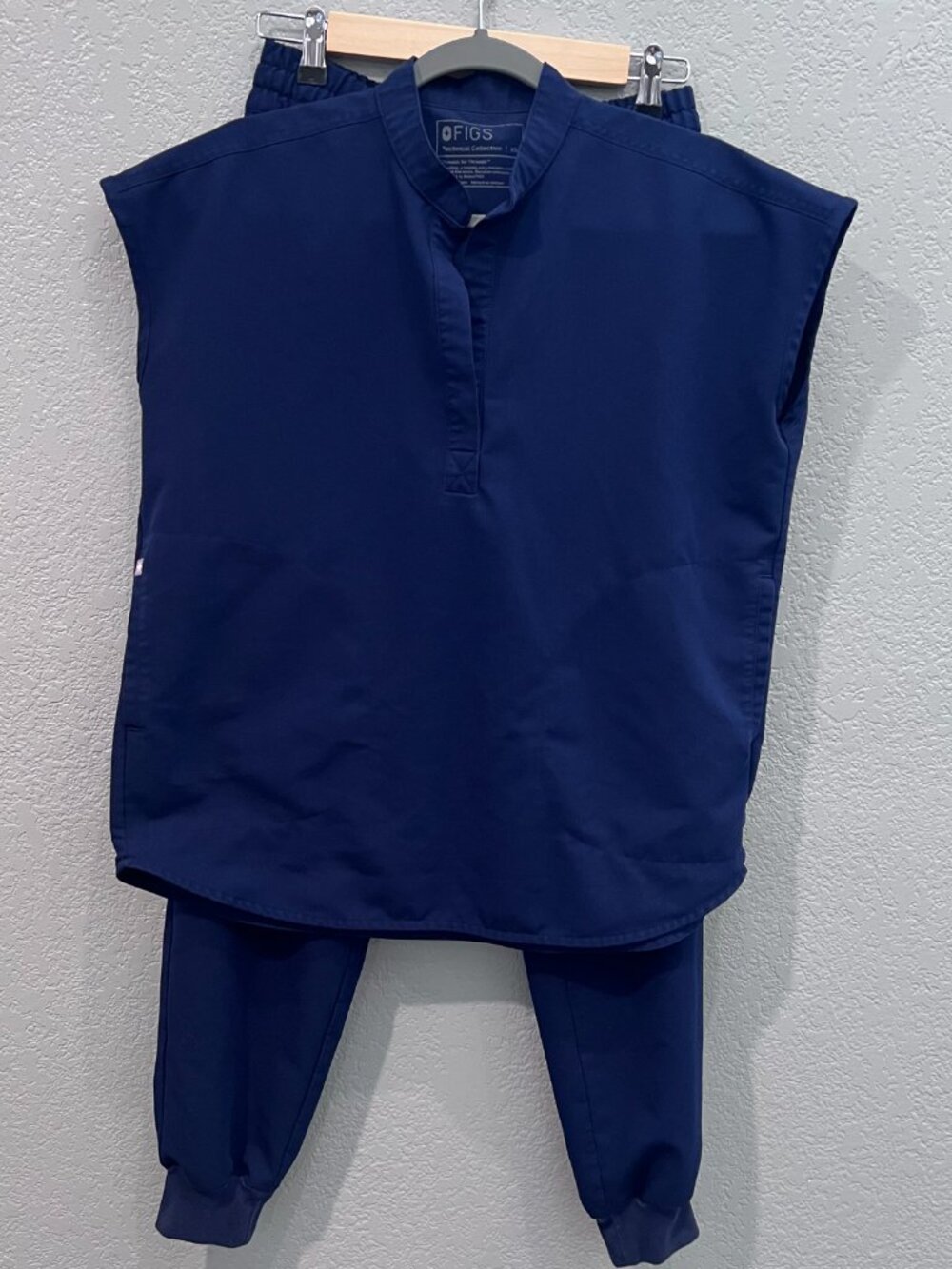 Figs Scrub Set- Navy Rafaela Oversized Scrub Top and Uman Jogger Scrub Pant